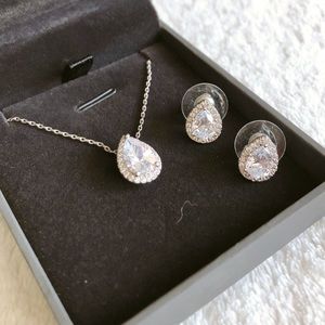 silver rhinestone teardrop pendant and earring set